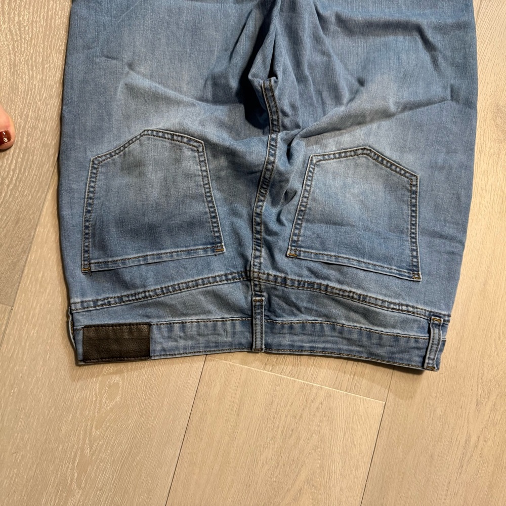 Classic Blue Women's Jeans - Picture 6 of 7